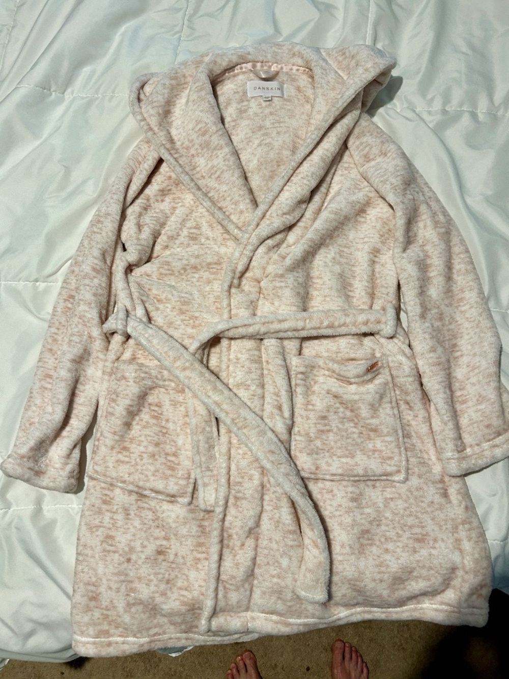 Danskin Fluffy “Get Cozy” Robe - Picture 3 of 6